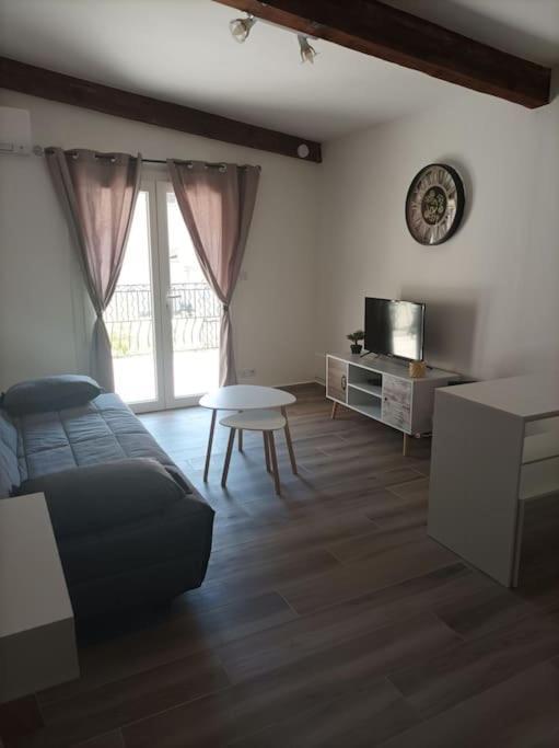 דראגיניאן Studio Meuble Climatise Avec Terrasse מראה חיצוני תמונה